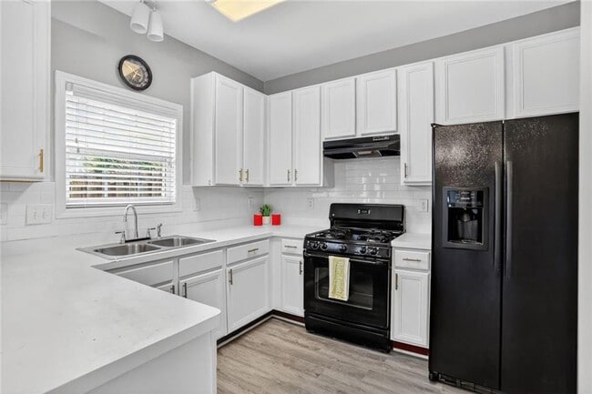 Photo - 230 Valley Xing