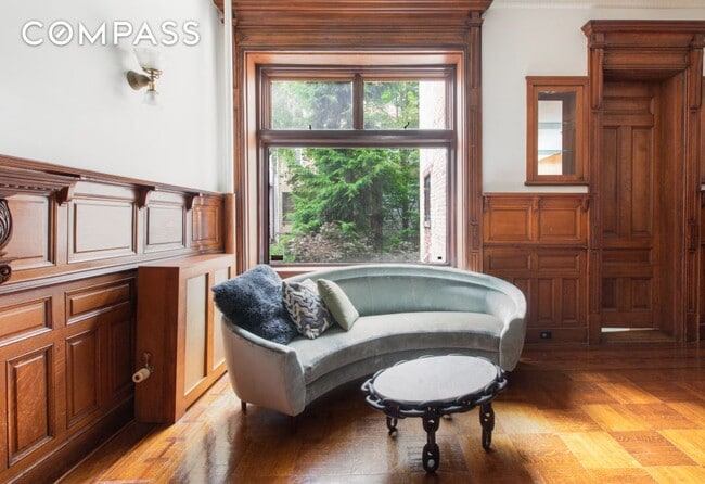 Photo - 27 W 87th St