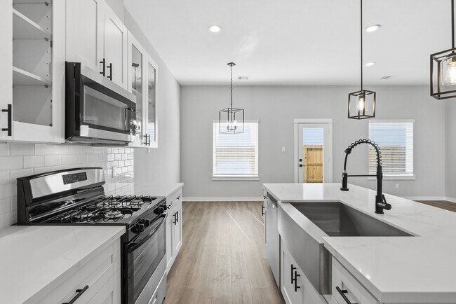 Photo - 412 Stonework Garden Ln