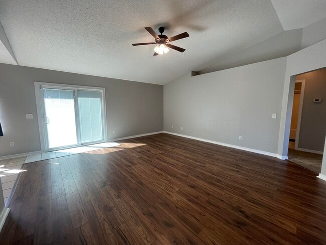 Photo - 219 Lustan Dr