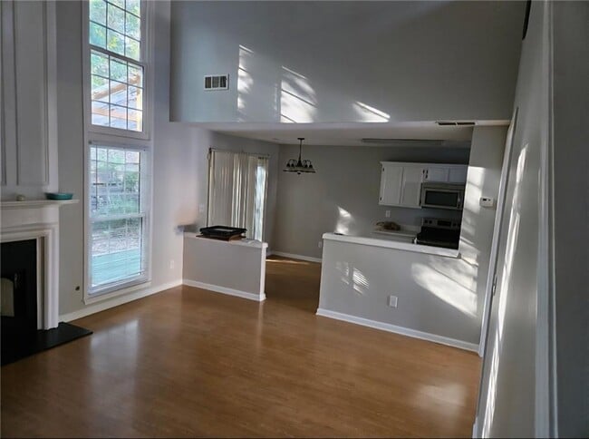 Photo - 2690 Binghampton Ln