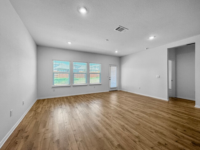 Photo - Free Month Special – Move In Today and Sav...