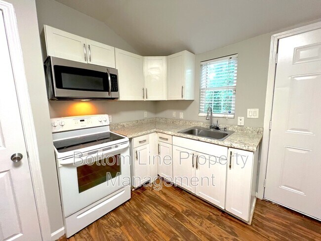 Photo - 2633 Kenhill Dr