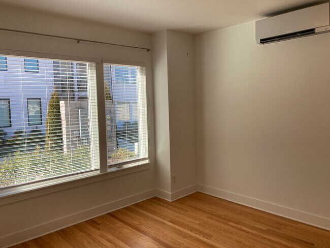 Photo - 3 bedroom, 3.5 bath, Spacious & Open Floor...