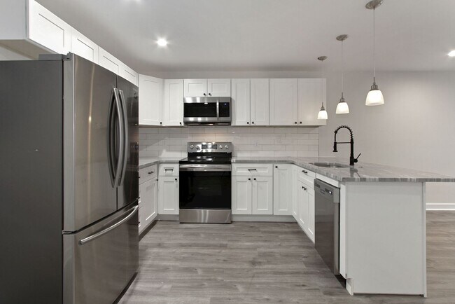 Photo - 2117 N Front St Unit 3