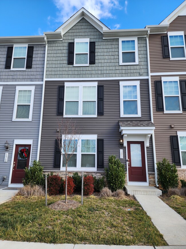 Building Photo - 183 Presidents Pointe Ave