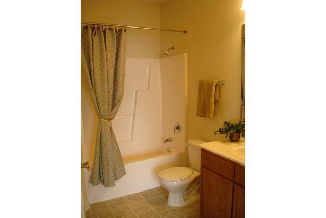 Baño - The Glenns at Elon