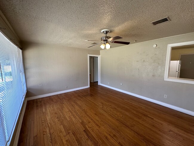 Photo - 3315 31st St