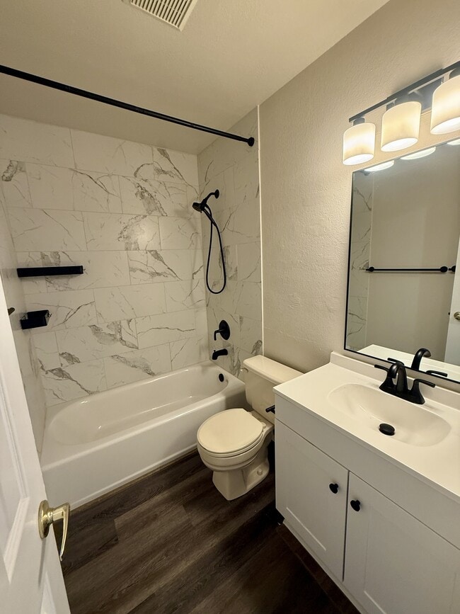 Photo - 127 Iveystone Ct