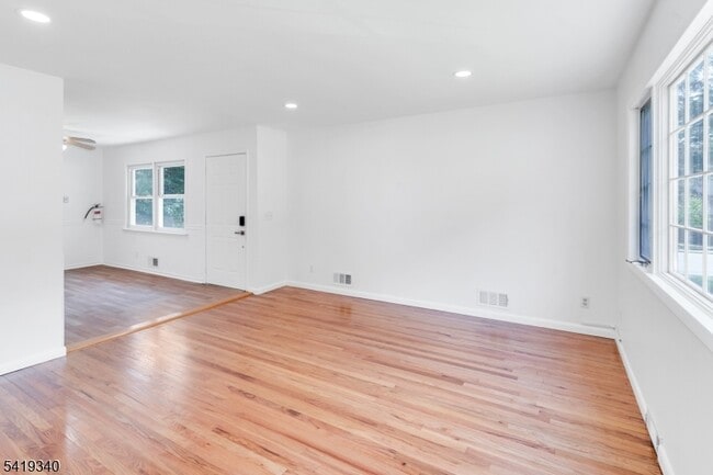 Photo - 80 White Meadow Rd