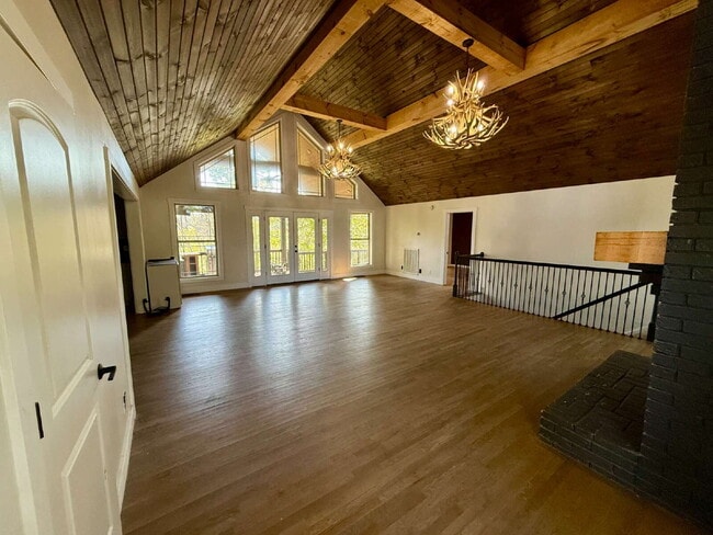 Photo - 3BR/2.5BA Home in Clarksville on Red River