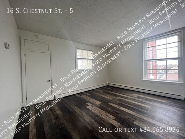 Photo - 16 S Chestnut St Unit 5