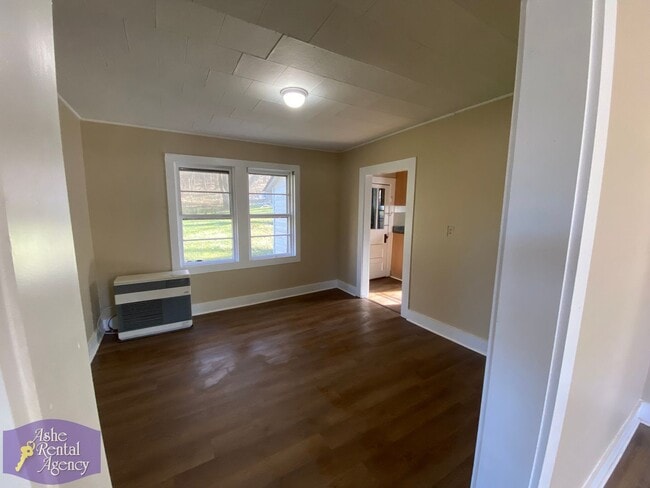 Photo - Quaint Cottage Walking Distance to Downtown West Jefferson