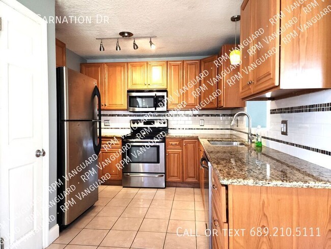 Photo - 704 Carnation Dr