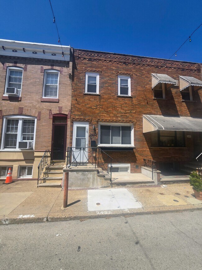 Building Photo - 2432 S Hutchinson St