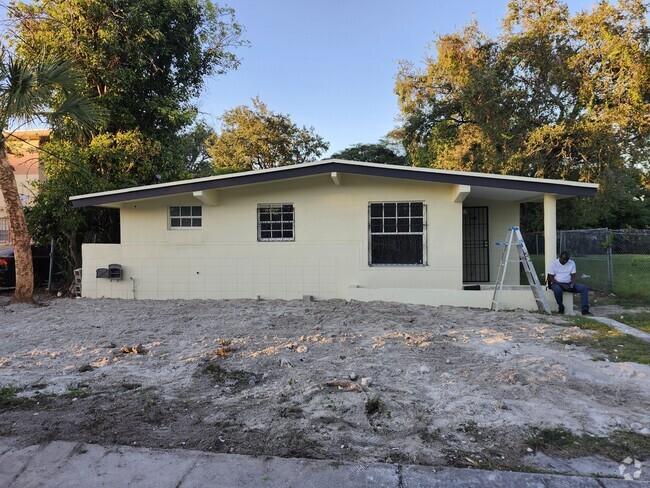 Building Photo - 759 NW 69th St Rental