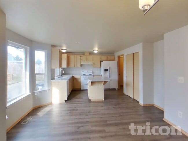 Photo - 6031 Thornbury Pl SE