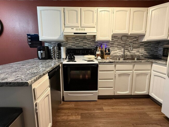 Photo - Century 21 Gold Rush - 2 Bed / 1 Bath Condo – West Fairbanks Unidad 4