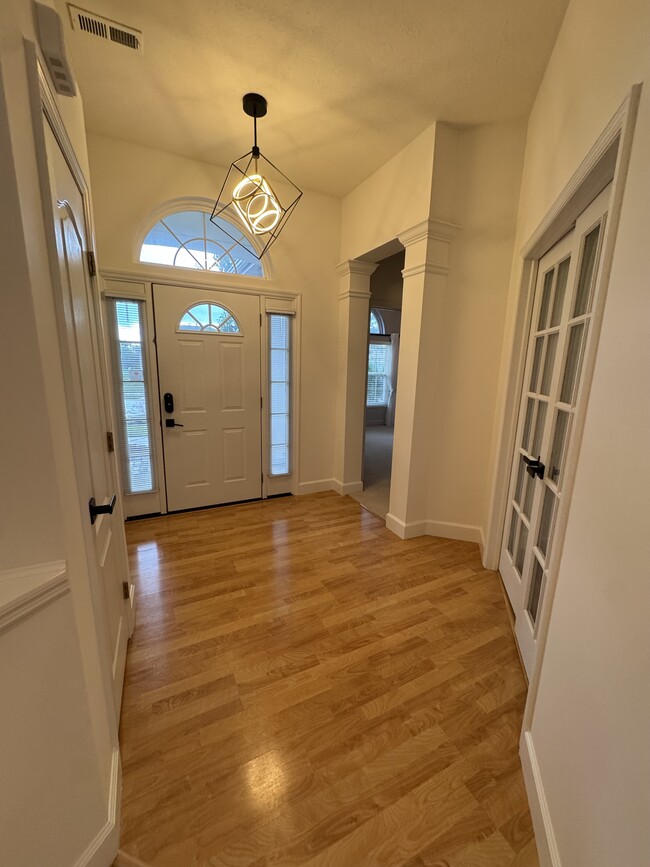 Photo - 10128 Sawtry Ln