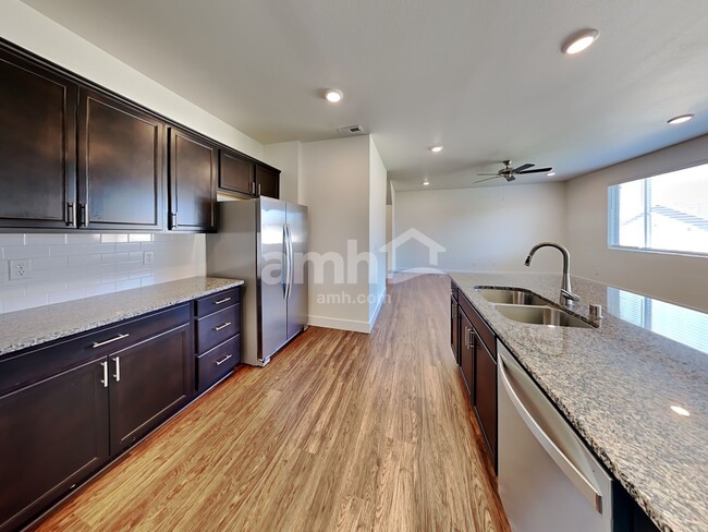 Photo - 1611 194th St E
