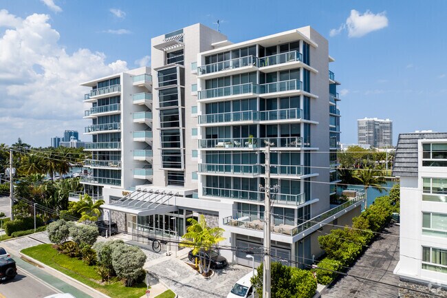 Photo - Bijou Bay Harbor Apartments