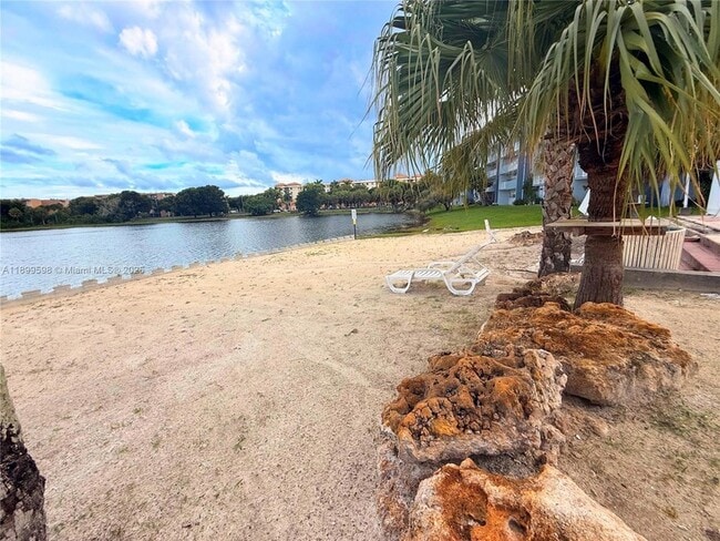 Building Photo - 9357 Fontainebleau Blvd Unit D414