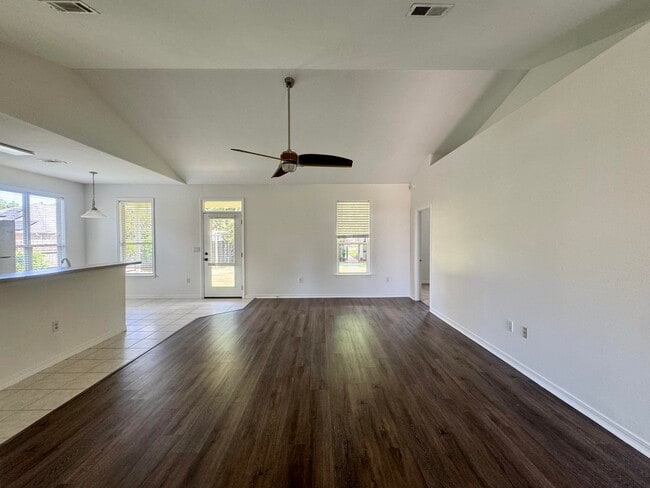Photo - 418 White Heron Dr