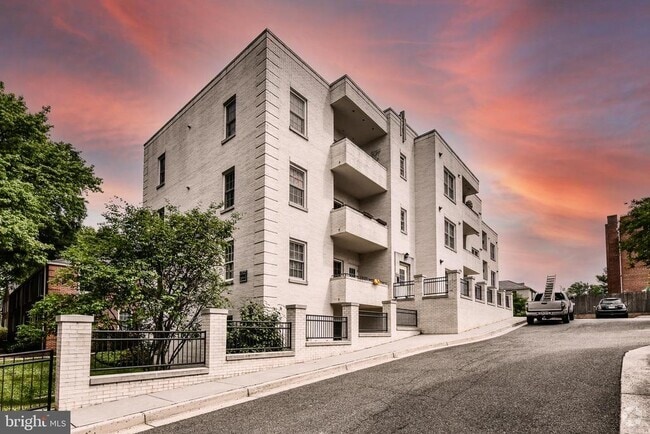Building Photo - 231 N Thomas St Unit 306G Rental