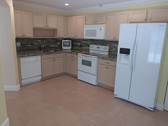 Photo - 4983 Pinemore Ln