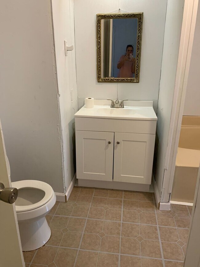 APPROVED SECTION 8 VOUCHERS ONLY! 2 Bedroo... House House Rental in