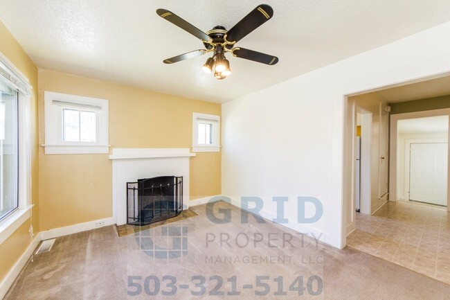 Charming 2 Bedroom Home in Mt Scott Arleta! - Charming 2 Bedroom Home in Mt Scott Arleta!