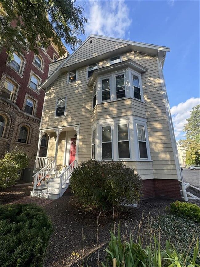 Photo - 379 Harvard St