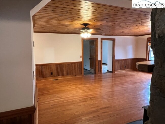 Photo - 157 Cliff Ln