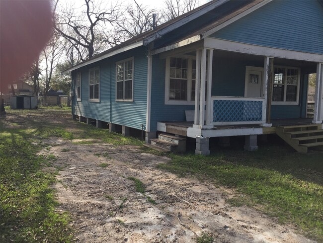 Photo - 310 Foerster St