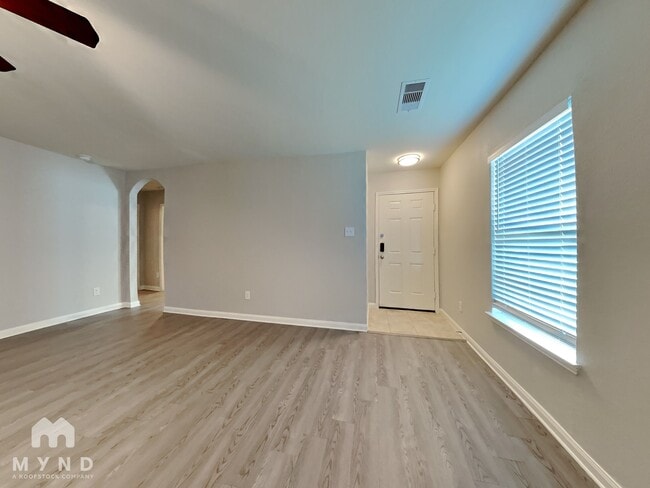 Photo - 5715 Rainbow Rd.