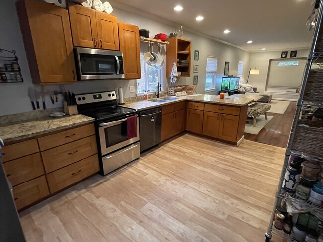 Full Kitchen with Stainless Appliances and Granite Counters - 6516 Rainier Ave S House