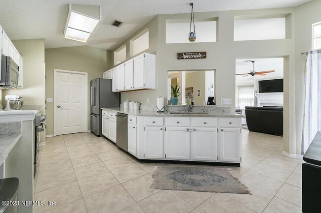 Photo - 114 Colombard Ct