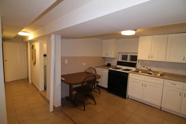 Photo - 5642 W Newport Ave