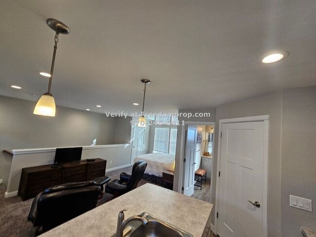 Photo - 1181 Main St Unit B