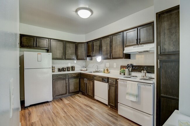 Building Photo - ReNew Franklin Hills