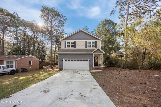 Photo - 521 N Hale St