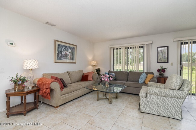 Photo - 800 Starland St SE
