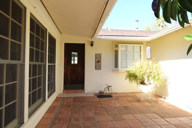 Photo - 3 bd 2 ba, House With Pool (San Carlos 92119)