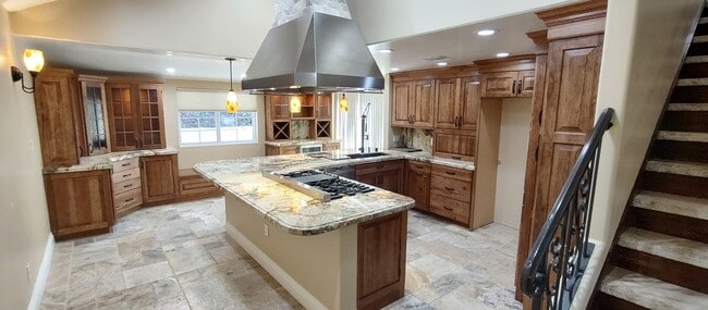 Building Photo - Upgraded Two Story Home - Bay Ho - View Lot - Central AC