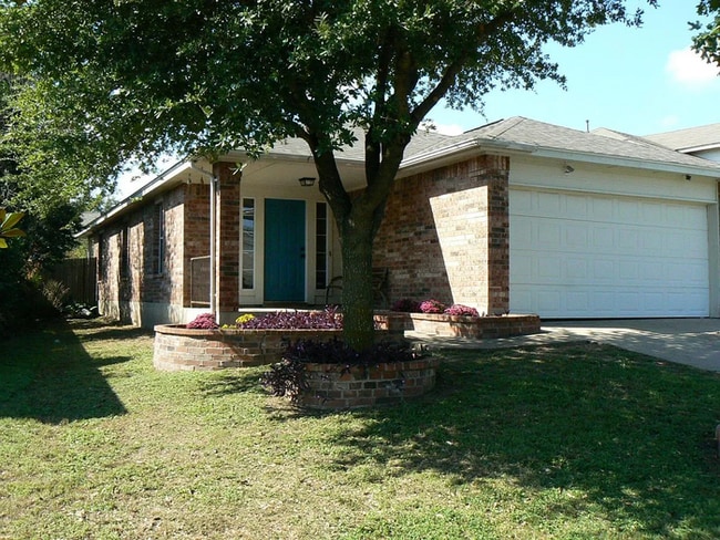 Building Photo - Charming 3 bedroom and 2 bath home