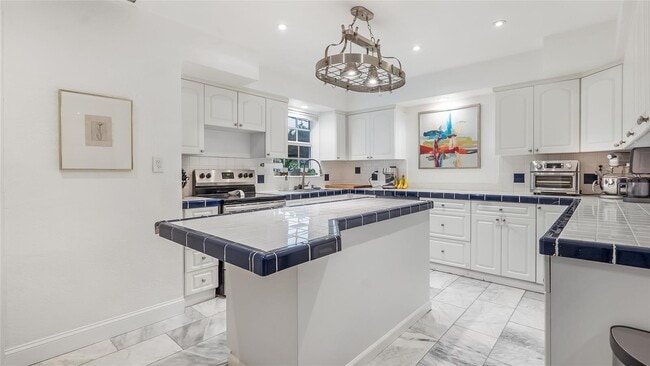 Photo - 152 SW 59th Ave