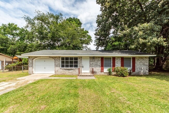 Building Photo - 3 Bedroom, 1.5 Bathroom Home in Greenhurst - Summerville