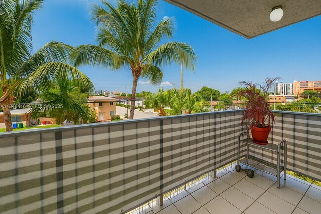 Photo - 140 NW 14th Ave Unit 5