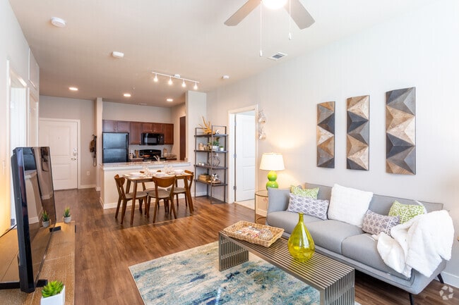 2 BR, 2 BA 919 SF - The Beckett