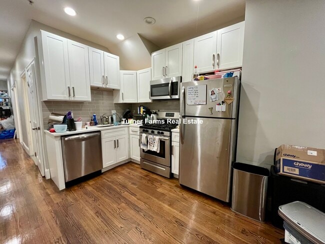 Building Photo - 92 Calumet St Unit 1